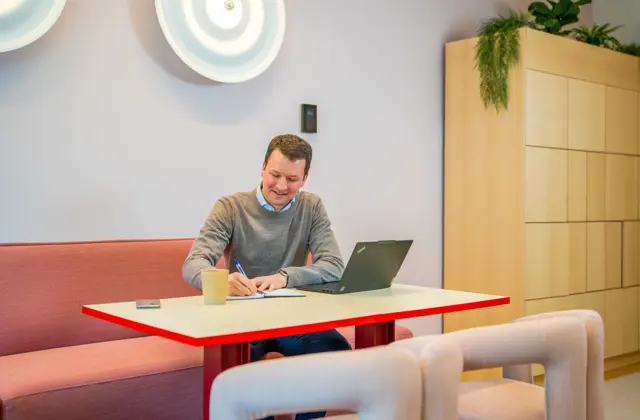 One Man Riting Management Careers at NNIT | Make a Mark